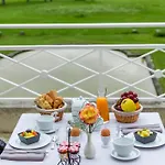 Garrigae Manoir De Beauvoir Poitiers Sud - & Hotell Mignaloux-Beauvoir