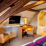 Hotell Garrigae Manoir De Beauvoir Poitiers Sud - &