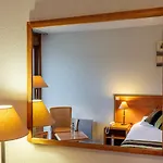 Garrigae Manoir De Beauvoir Poitiers Sud - & Hotell Mignaloux-Beauvoir