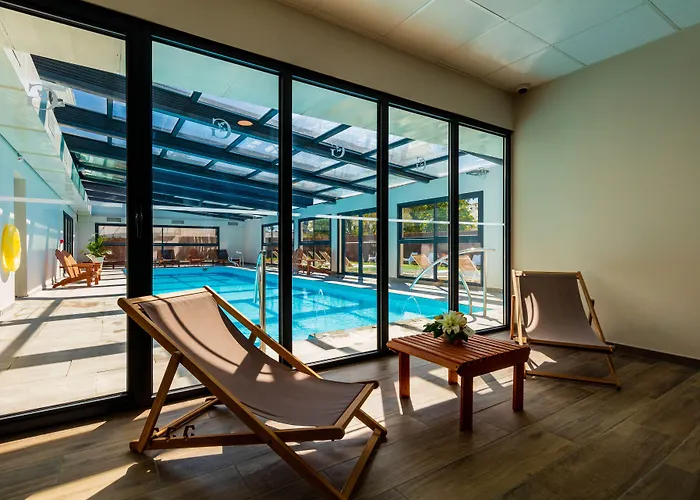 Garrigae Manoir De Beauvoir Poitiers Sud - & Hotel 3*