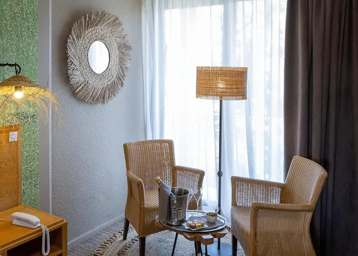 Garrigae Manoir De Beauvoir Poitiers Sud - & Hotel 3*